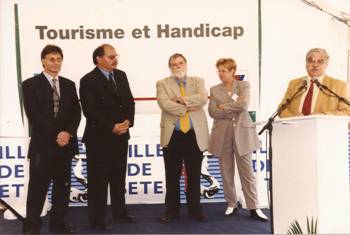 Jacques Blin, conseiller général de l’Hérault, dans les années 2000, avec Michèle Demessine secrétaire d’Étatau tourisme, Sète, Tourisme et handicap 